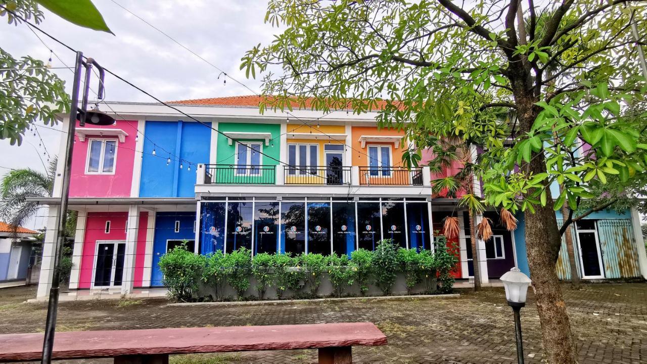 Hotel Aqiilah Syariah Lamongan Dış mekan fotoğraf