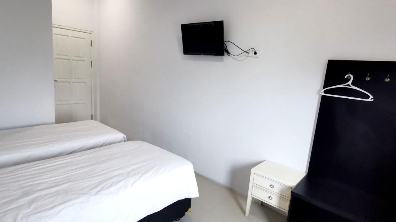 Hotel Aqiilah Syariah Lamongan Dış mekan fotoğraf