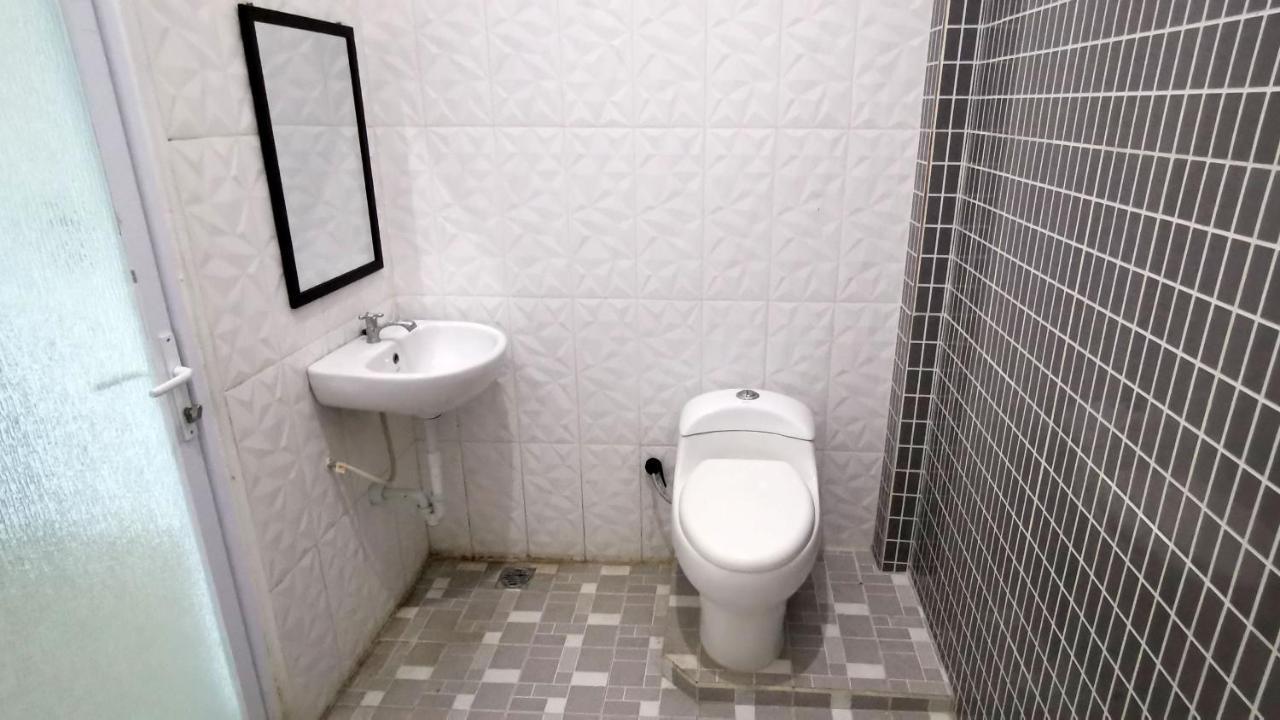 Hotel Aqiilah Syariah Lamongan Dış mekan fotoğraf